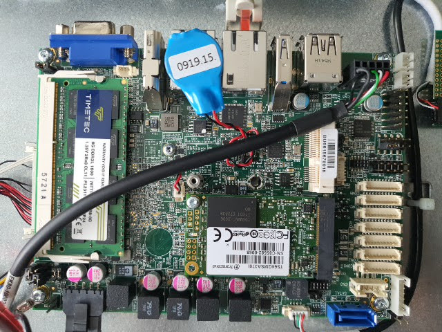 Placă embedded compactă pentru control și integrare