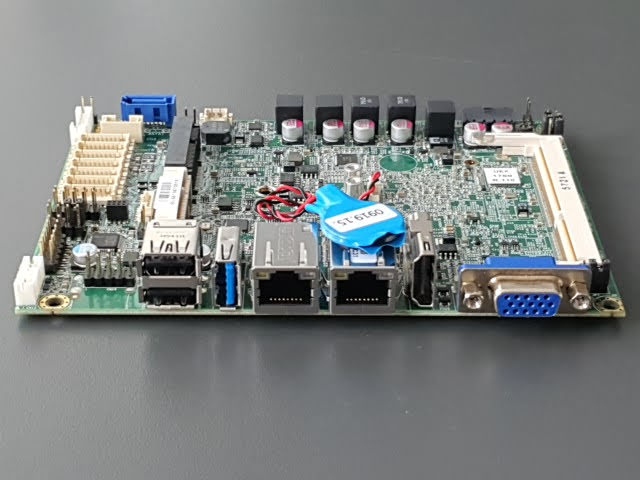 Placă embedded compactă pentru integrare în echipamente tehnice
